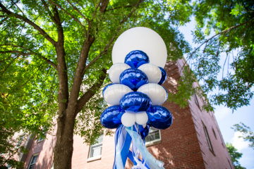 White and blue ballooons decorated the Simmons campus during move-in day 