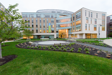 Management and Academic Building on the Simmons University campus