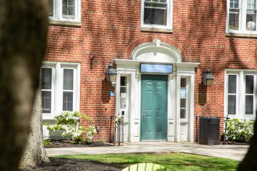 The entry door to Dix Hall on the Simmons University residence campus.
