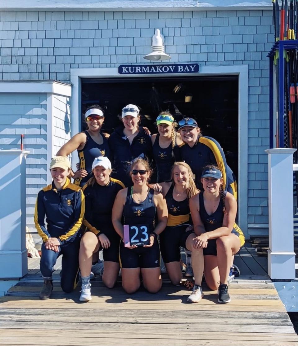 Led by the coxswain Clarice Johnson '18, Hannah Dike '20, Samantha Kelsey '20, Chelsea Foster '16, Jill Bolduc '16, Peizu "Pam" Quinn '19, Elsbeth Colson '19, Kate Hale '14, and Sabrina Belozerova '20 finished 40th clocking in at 19:37.726.