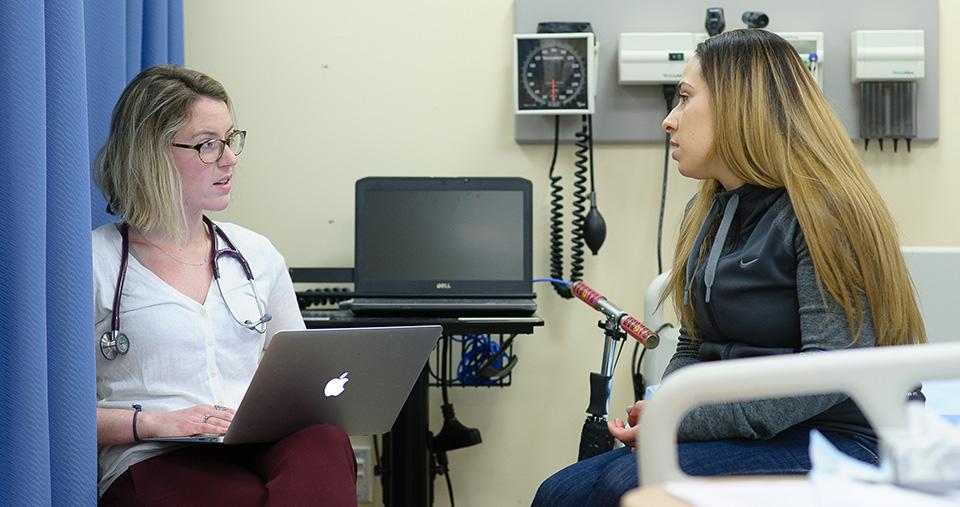 Nursing students working in Sim Lab